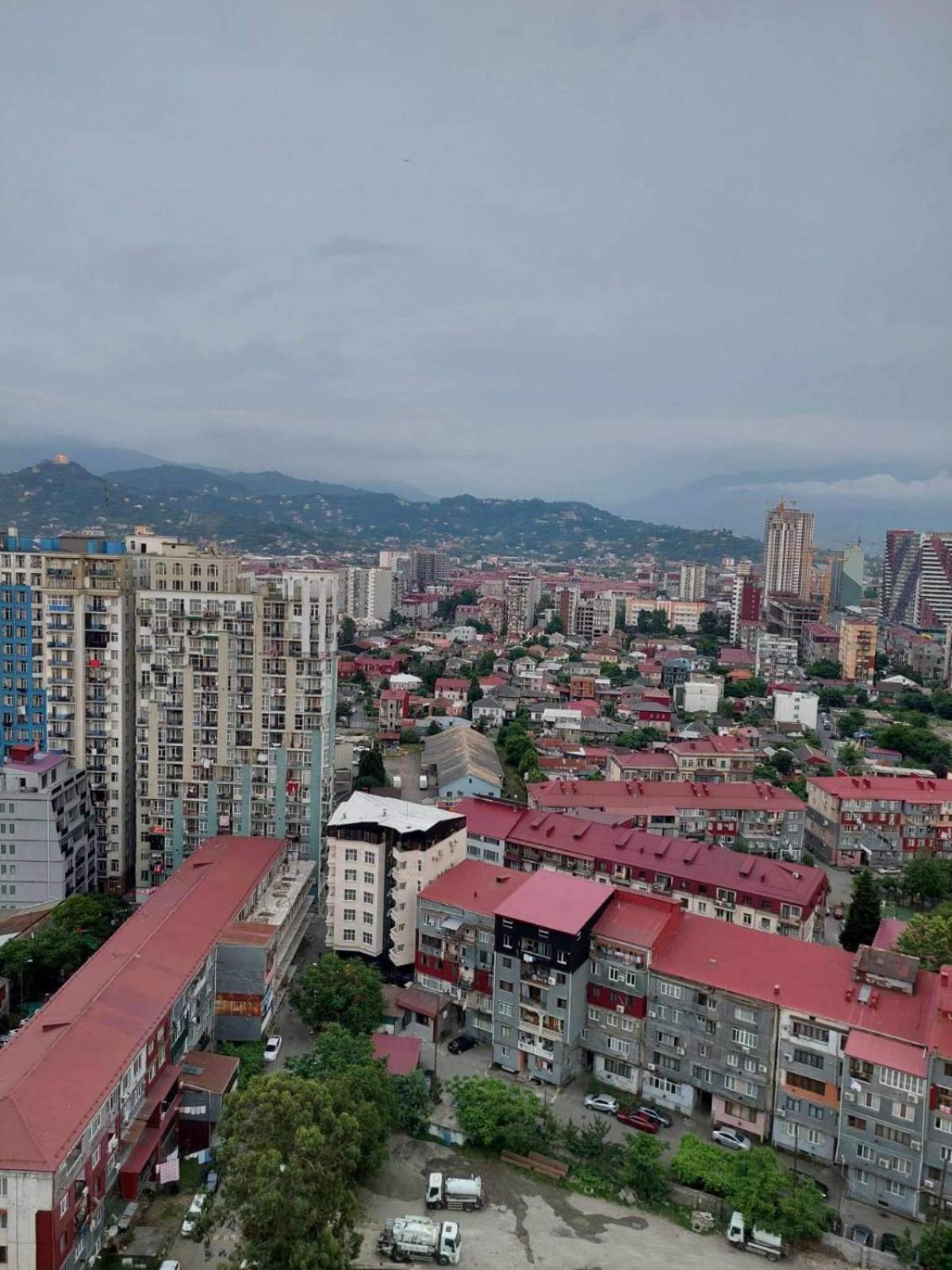 Apartment Abuseridze 5A Batumi Exteriör bild