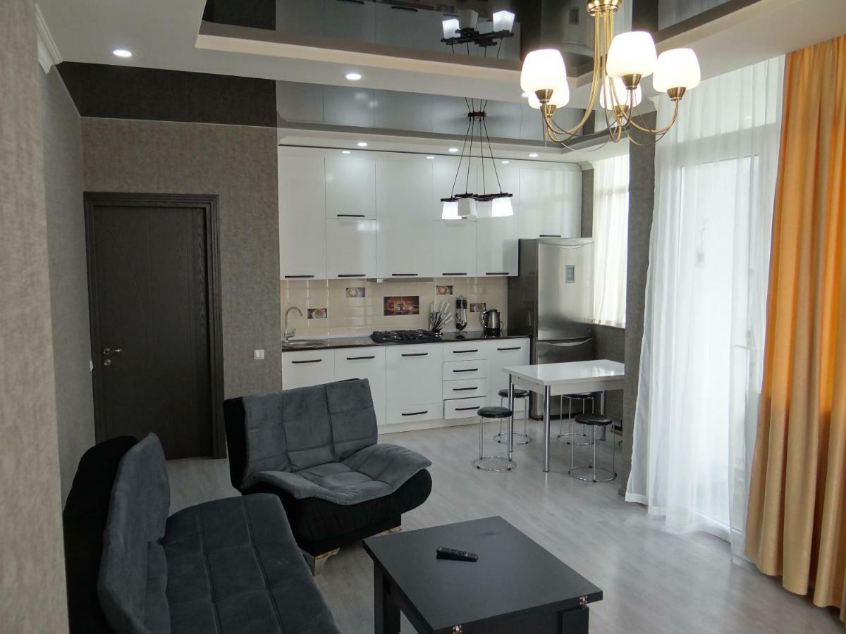 Apartment Abuseridze 5A Batumi Exteriör bild