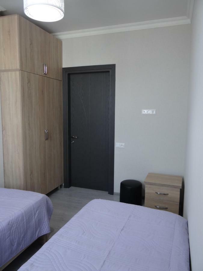 Apartment Abuseridze 5A Batumi Exteriör bild